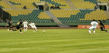 Top file ile buluştu: Şanlıurfaspor-Muğlaspor maçında ilk gol geldi!