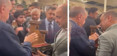 Samimi bir an daha: Başkan Gülpınar'dan Cumhurbaşkanı'na hediye...