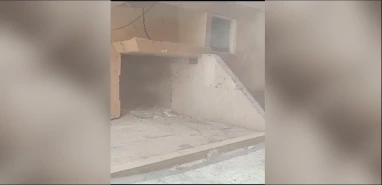 İtfaiye içeri giremiyor  Şanlıurfa’da 4 gündür yanan bina