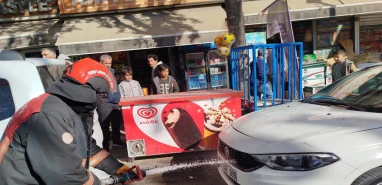 Şanlıurfa’da park halindeki araçta yangın paniği
