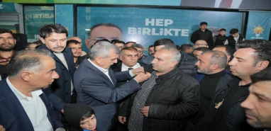 Rozetlerini Beyazgül taktı