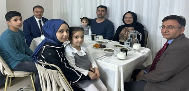 Vali Şıldak, hane ziyaretlerini sürdürüyor