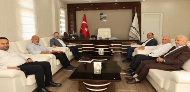 Şanlıurfa'da nadir bir durum: Eski başkan yeni başkanı ziyaret etti