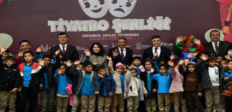 Şanlıurfa’da binlerce çocuk tiyatroyla buluştu