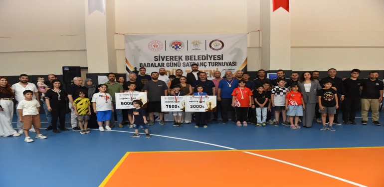 Siverek’te Babalar Günü’ne Satranç Turnuvası nefes kesti