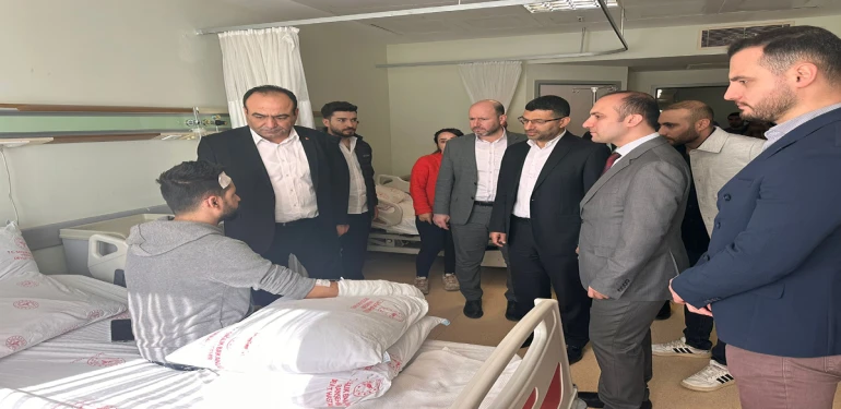 Şanlıurfa İl Sağlık Müdürü Berk’ten yaralı başhekim yardımcısına ziyaret!