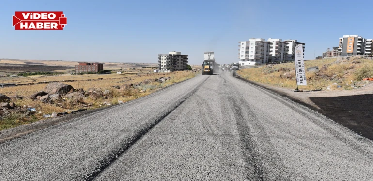 Siverek’te yol seferberliği: Bir mahallede daha çalışma tamamlandı