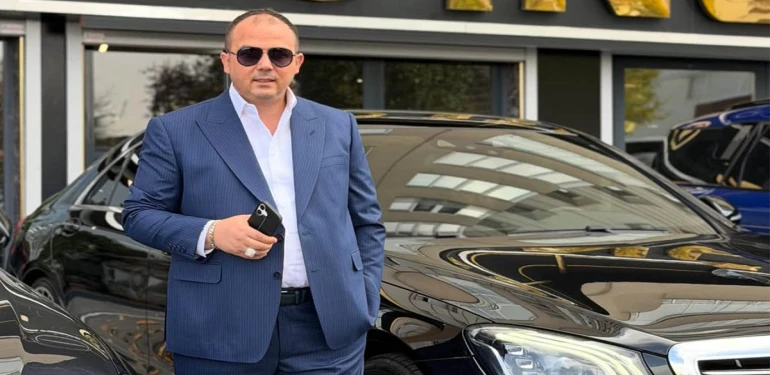 Fenomen iş insanı ile ağabeyi bıçaklı saldırıya uğradı