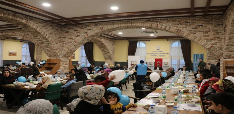 Şanlıurfa’da iyilik sofrası! "Unutursan Yetim Kalır"