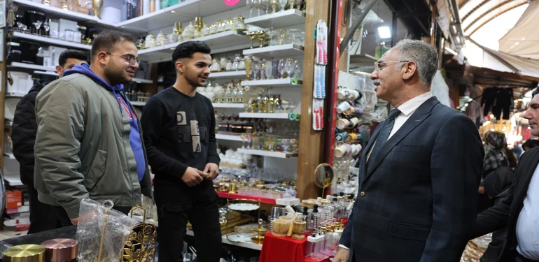 Başkan Kuş’tan çarşı turu! Esnafın nabzını tuttu