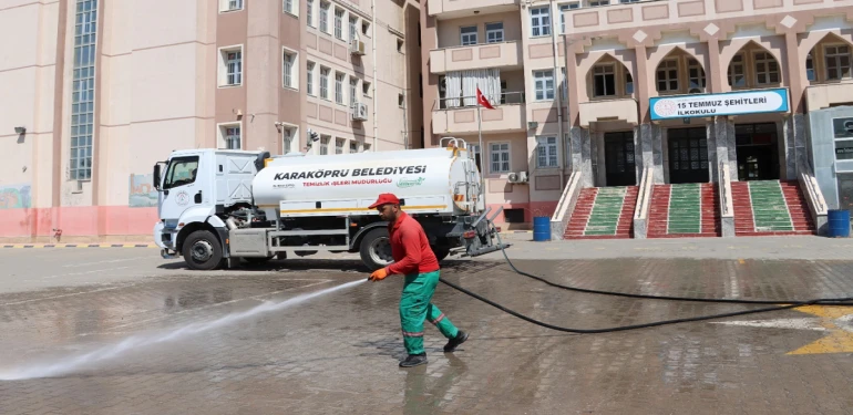 Şanlıurfa’da okullar foşur foşur yıkandı!