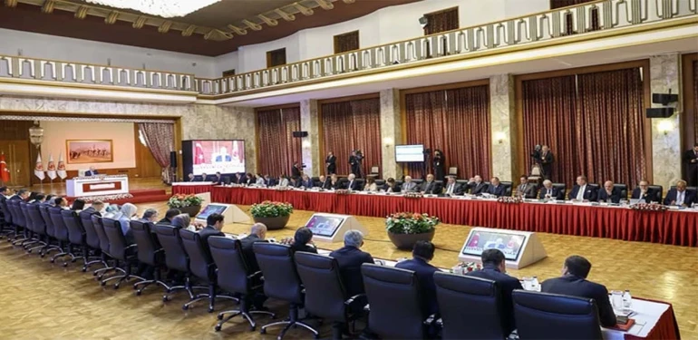 TBMM'deki kritik toplantı ertelendi!