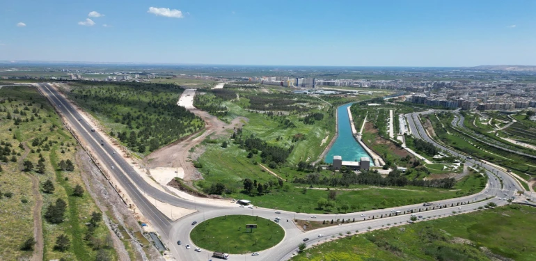 Urfa'da yolun sonu hastaneye çıkıyor: Ama bu sefer trafiksiz!