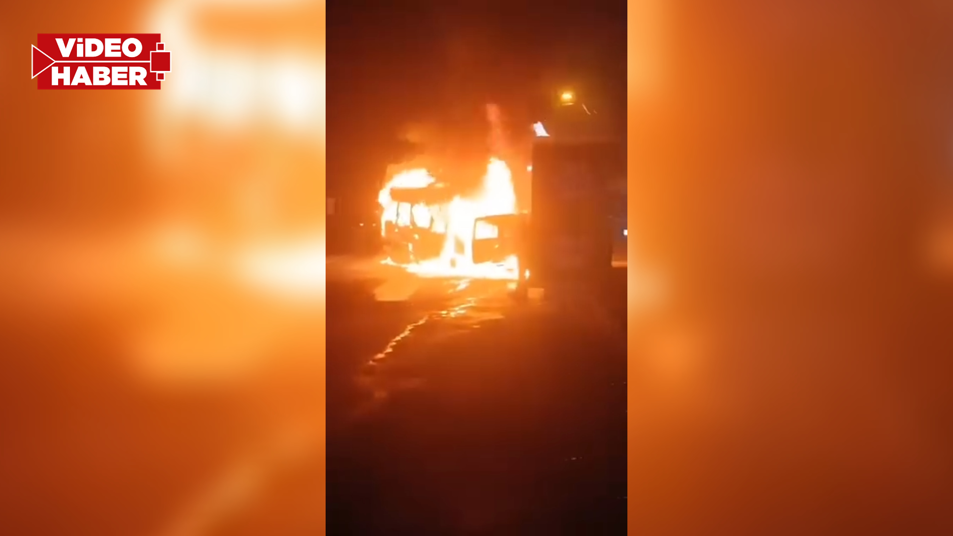 Şanlıurfa'da 2 otomobilin çarpıştığı kazada yangın çıktı: Yaralılar var...