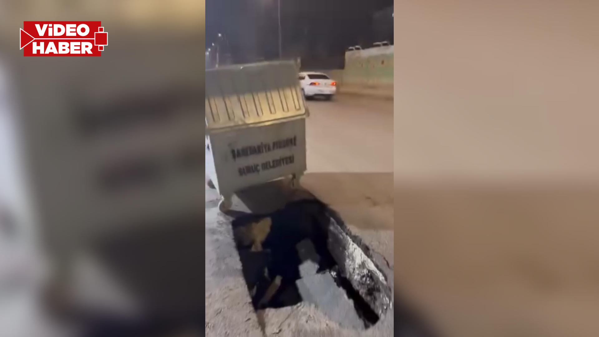 Şanlıurfa'da yoğun yağmur sonrası yol çöktü: Dev çukur oluştu