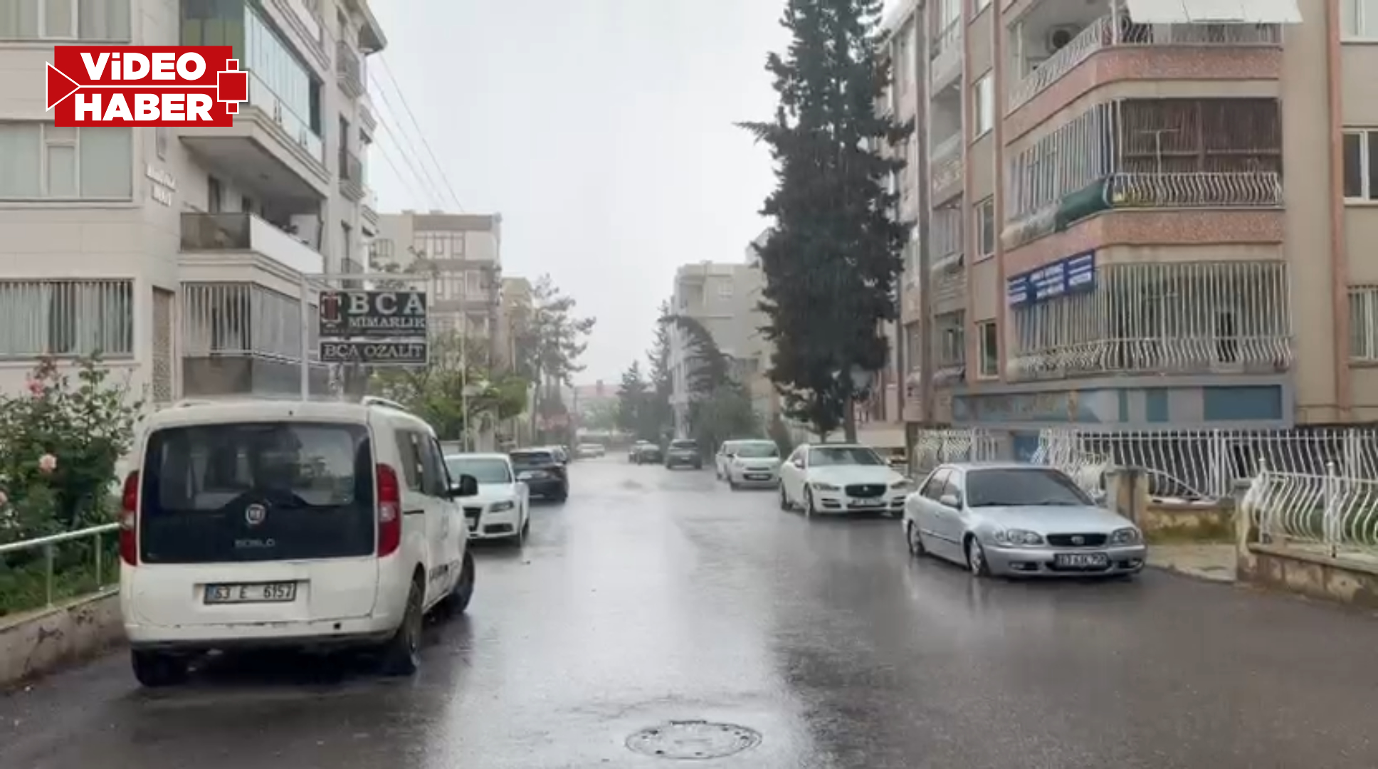 Şanlıurfa'da sağanak etkili oldu: Su birikintileri oluştu
