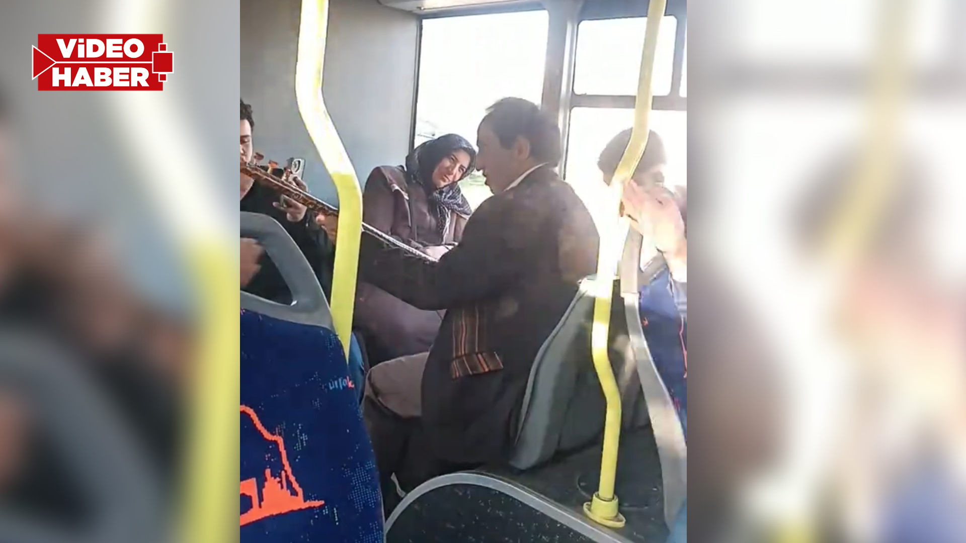 Şanlıurfa’da otobüste sazlı türkülü yolculuk