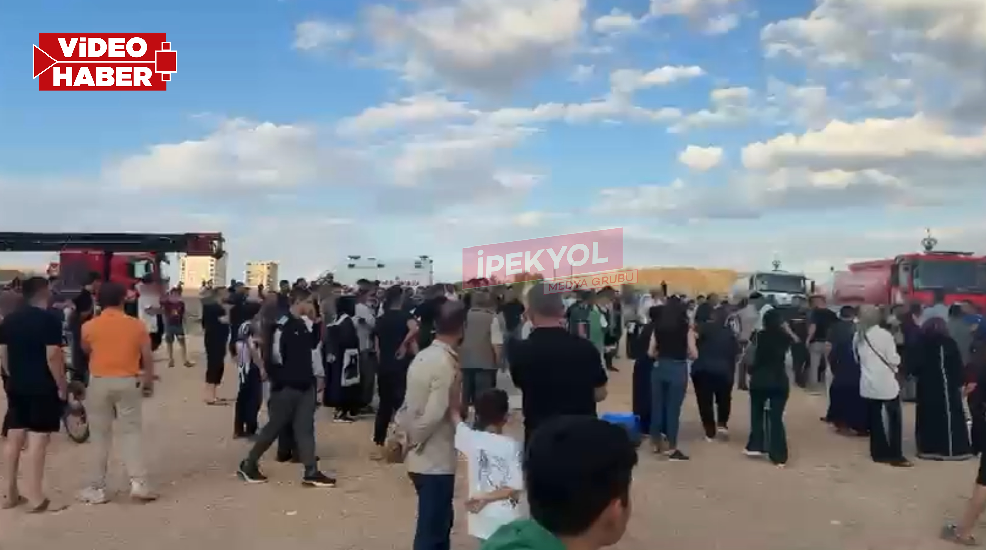 Şanlıurfa'da büyük yangının ortasında kavga!