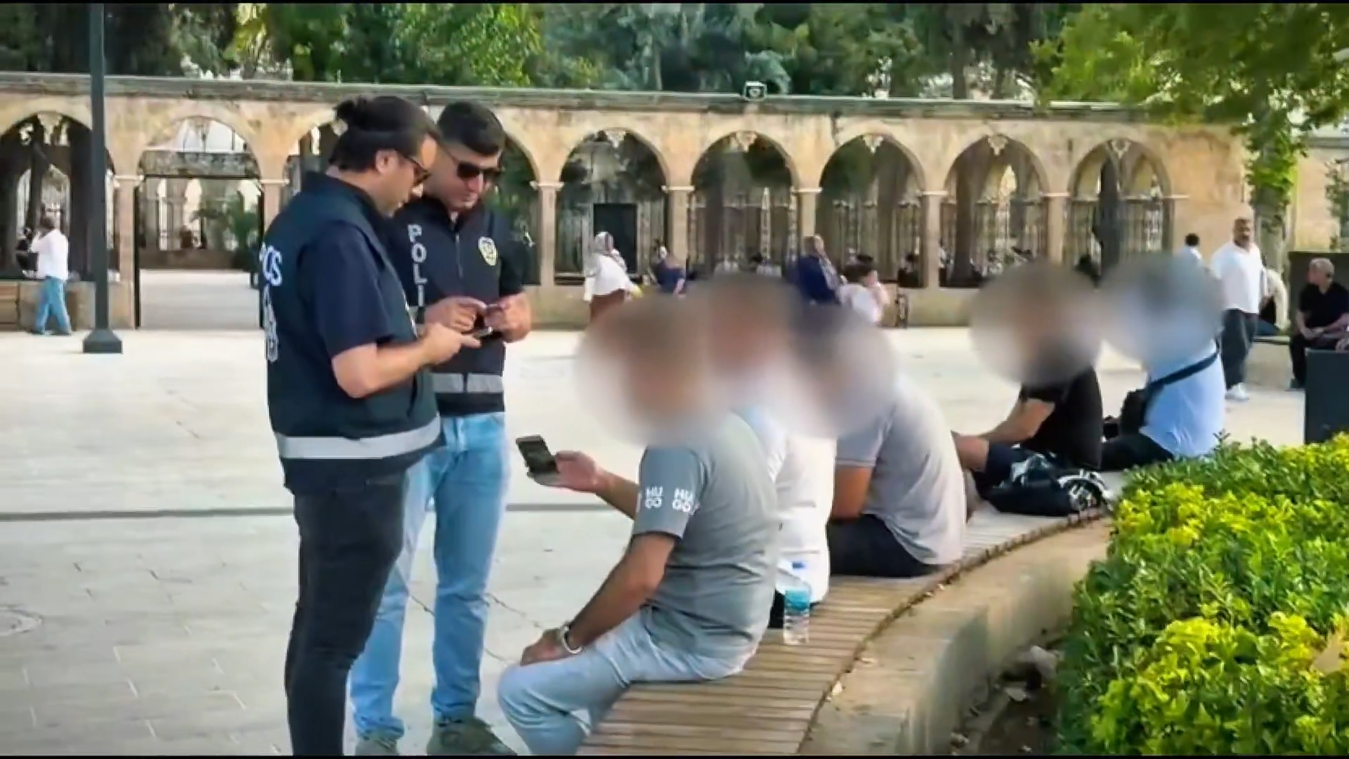 Balıklıgöl’de güvenlik çemberi! Şahıs ve araçlar tek tek sorgulandı