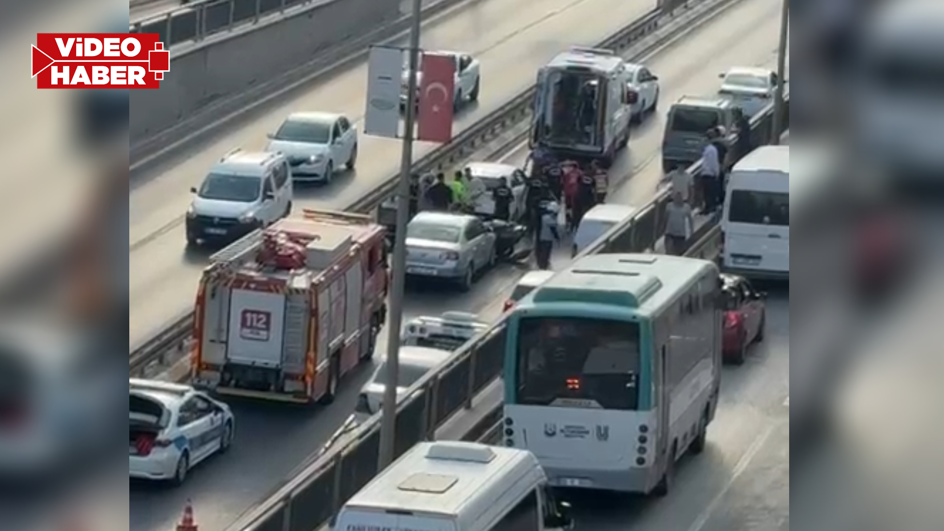 Şanlıurfa'da kavşakta kaza: Yaralı var