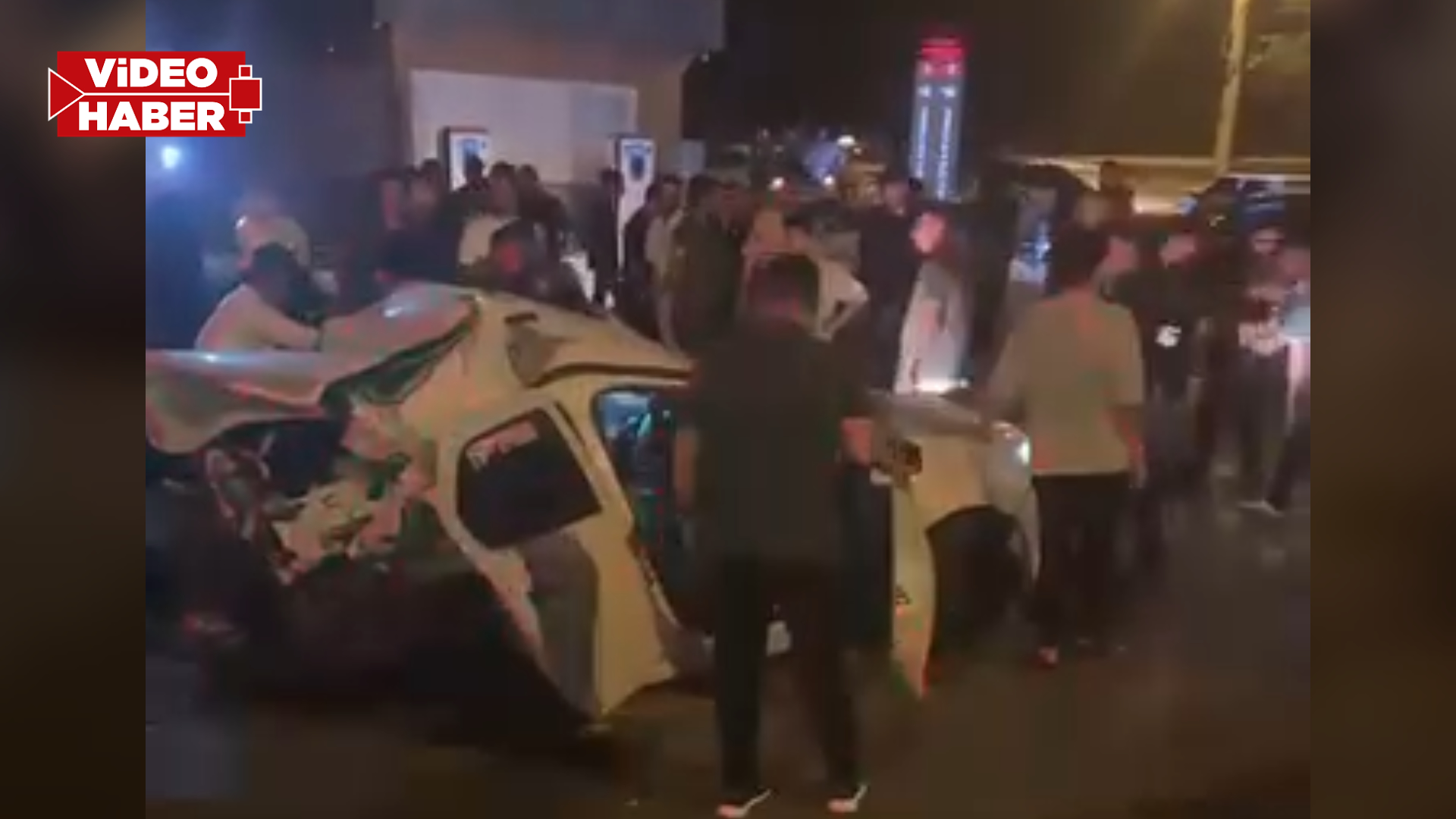 Şanlıurfa'da gece saatlerinde korkutan kaza: 3 yaralı