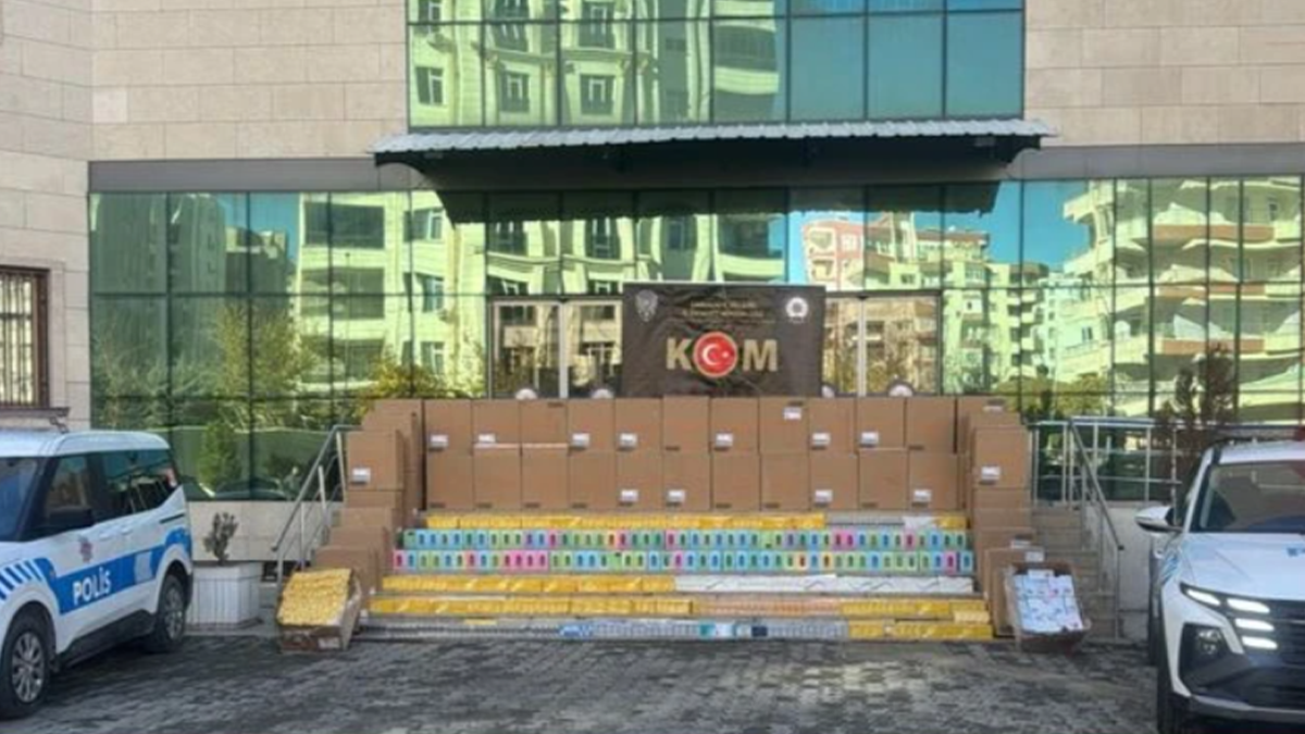 Şanlıurfa’da kaçakçılıkla mücadele! Yüklü miktarda kaçak sigara ele geçirildi