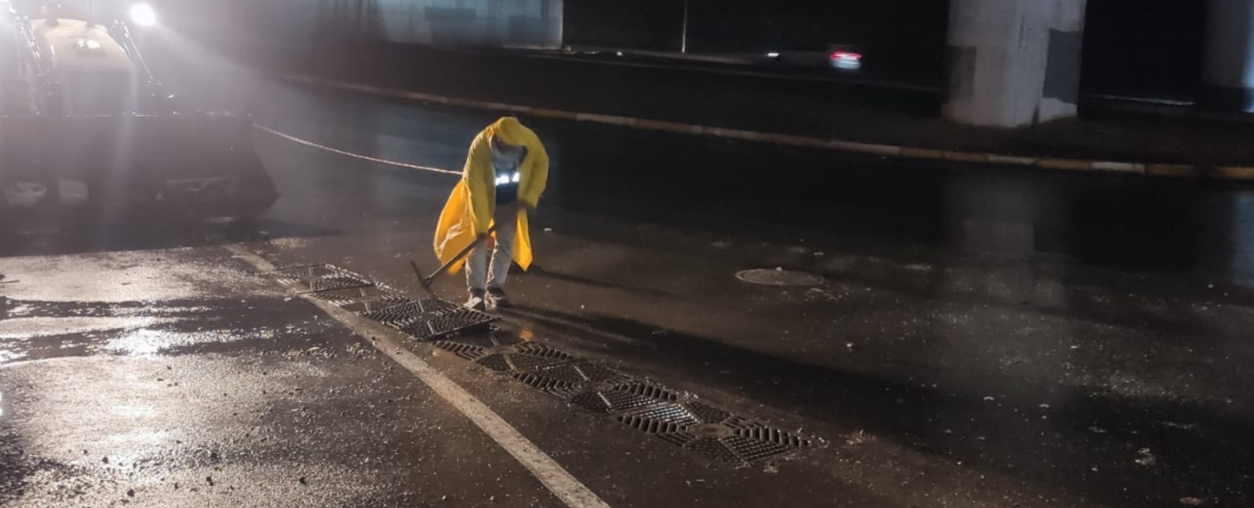 Şanlıurfa'da yağış etkisini artırdı! Ekipler sahada...