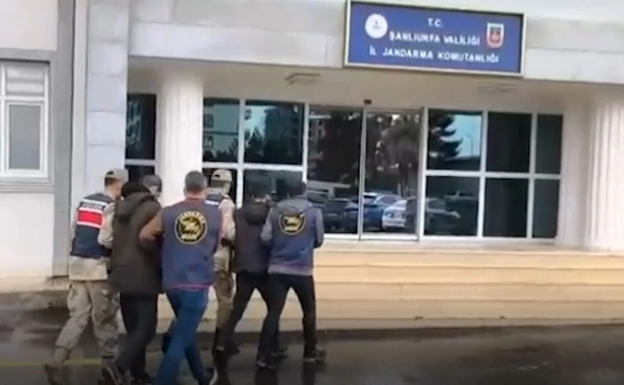 Şanlıurfa’da evi tarayan şüpheliler JASAT operasyonuyla yakalandı