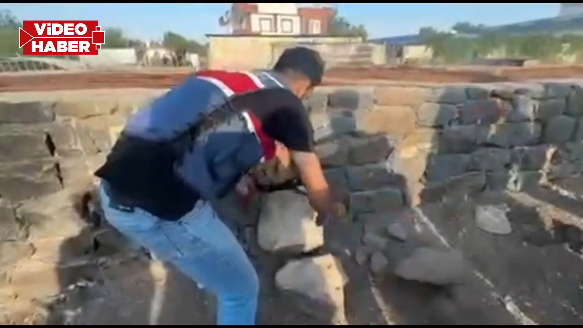 Şanlıurfa’da jandarmadan dev operasyon: 6 adrese baskın, Çok sayıda mühimmat...