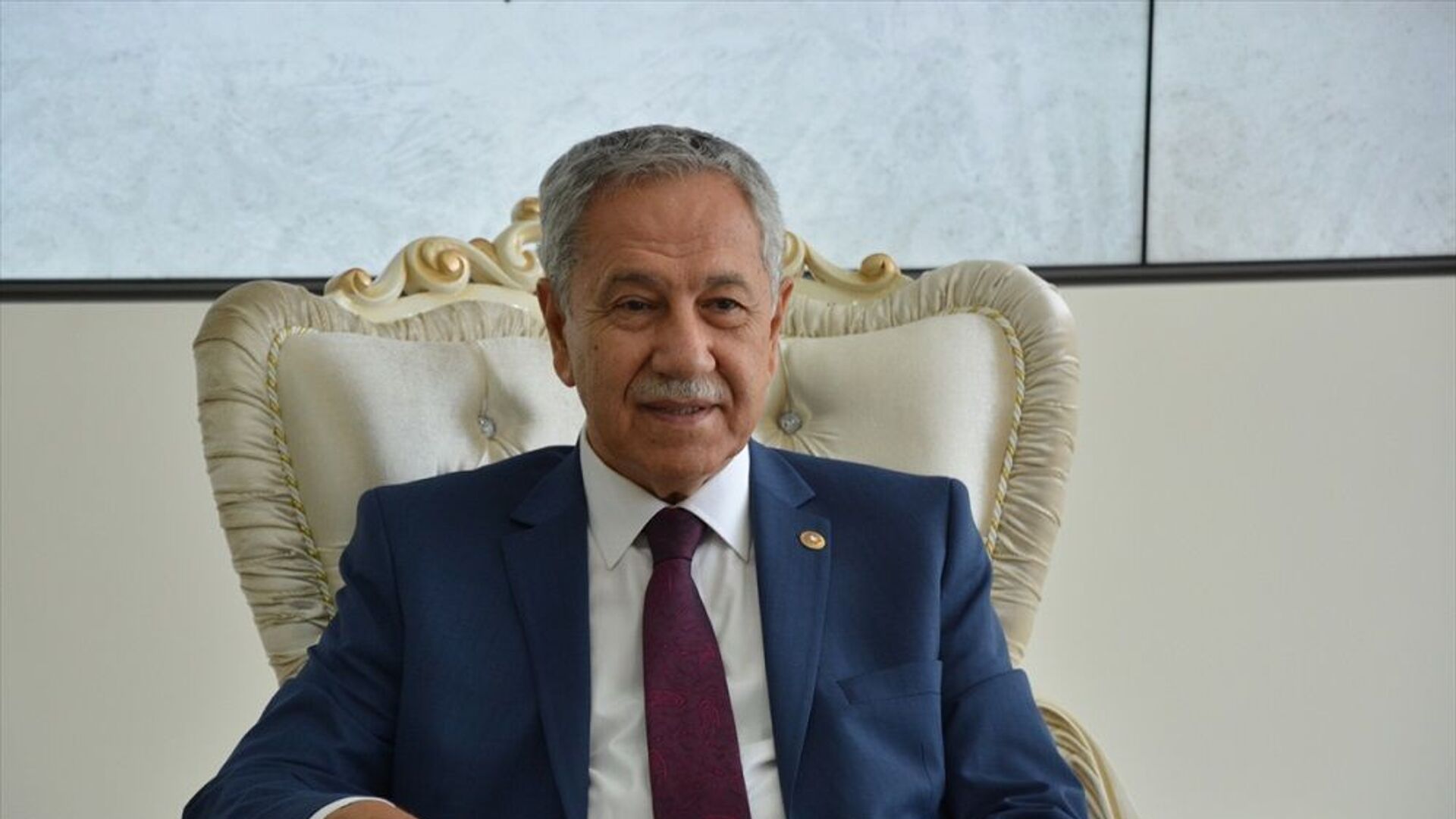 Arınç'tan, Karamollaoğlu'na yanıt: Erbakan'a özel çıkarılan cezaevi yasasını anlattı