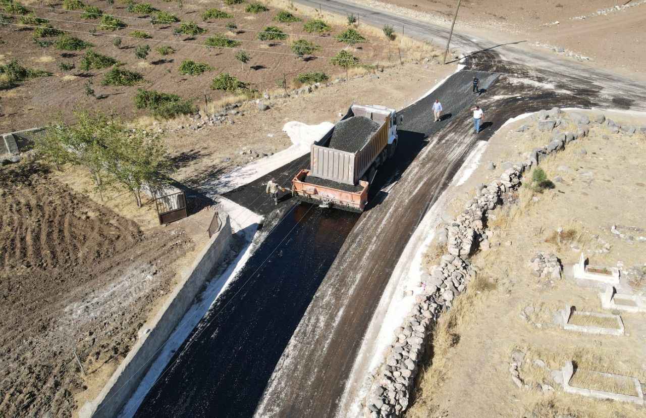 Haliliye’de kırsal mahallerde asfalt çalışmaları tamamlandı