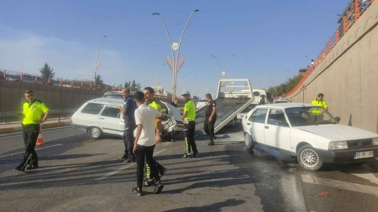 Urfa'da alt geçitte meydana gelen kazada 4 kişi yaralandı (EK-)