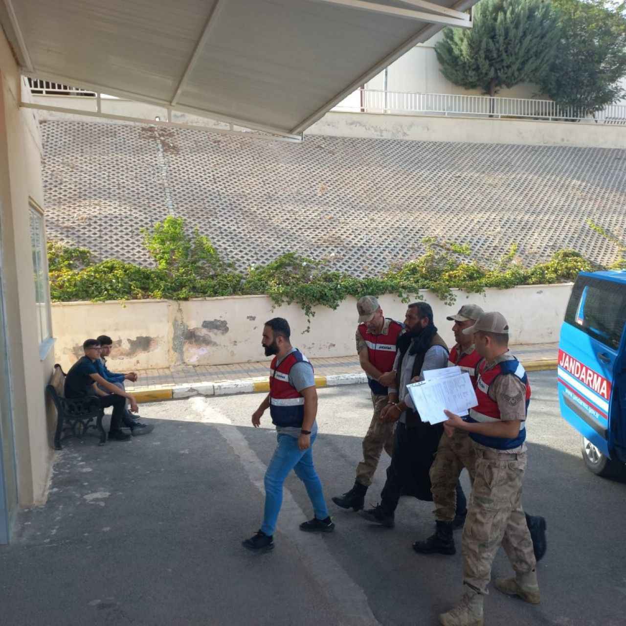 Urfa’da iki cinayetten aranan firari jandarmadan kaçamadı