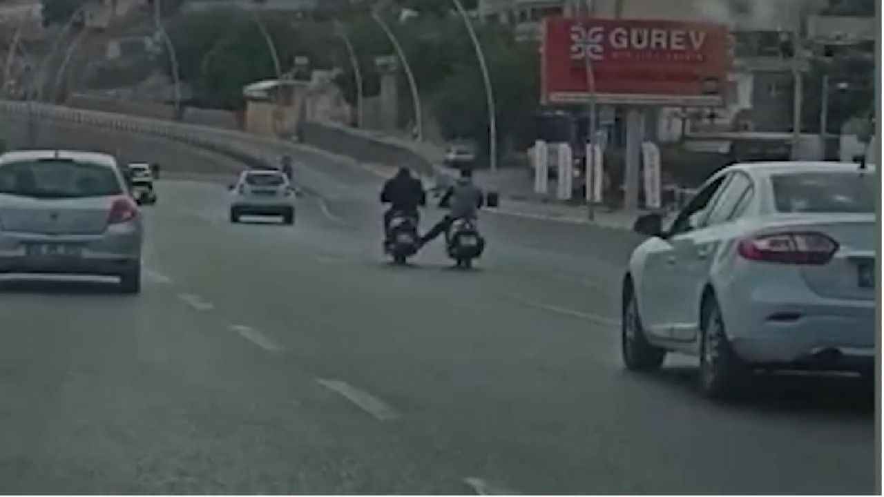 Urfa motosikletlerin tehlikeli yolculuğu