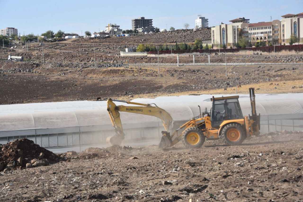 Siverek’te sera alanında çevre düzenlemesi yapılıyor