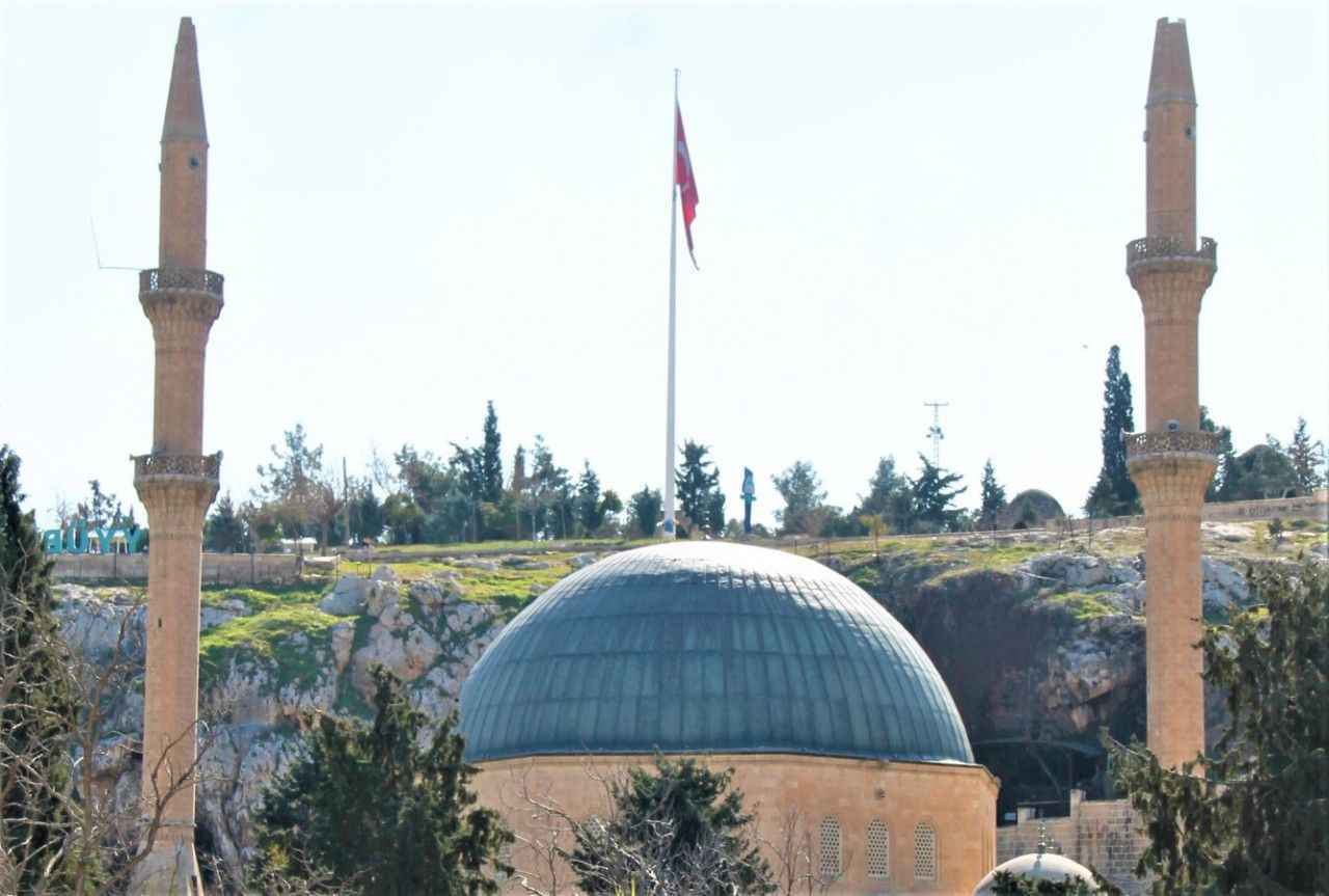 Urfa’da depremde onlarcası hasar görmüştü: Valilik ne zaman ibadete açılacağını duyurdu!