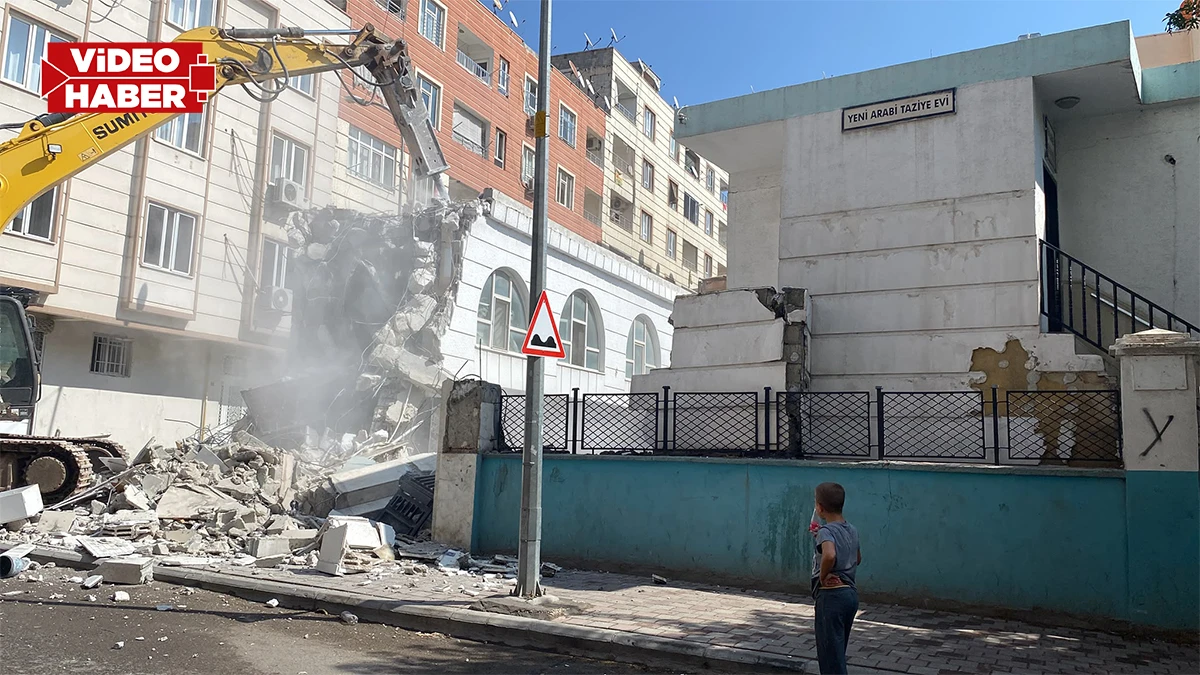 Şanlıurfa’da tarihi caminin ek yapıları yıkılıyor: Taş bina korunacak