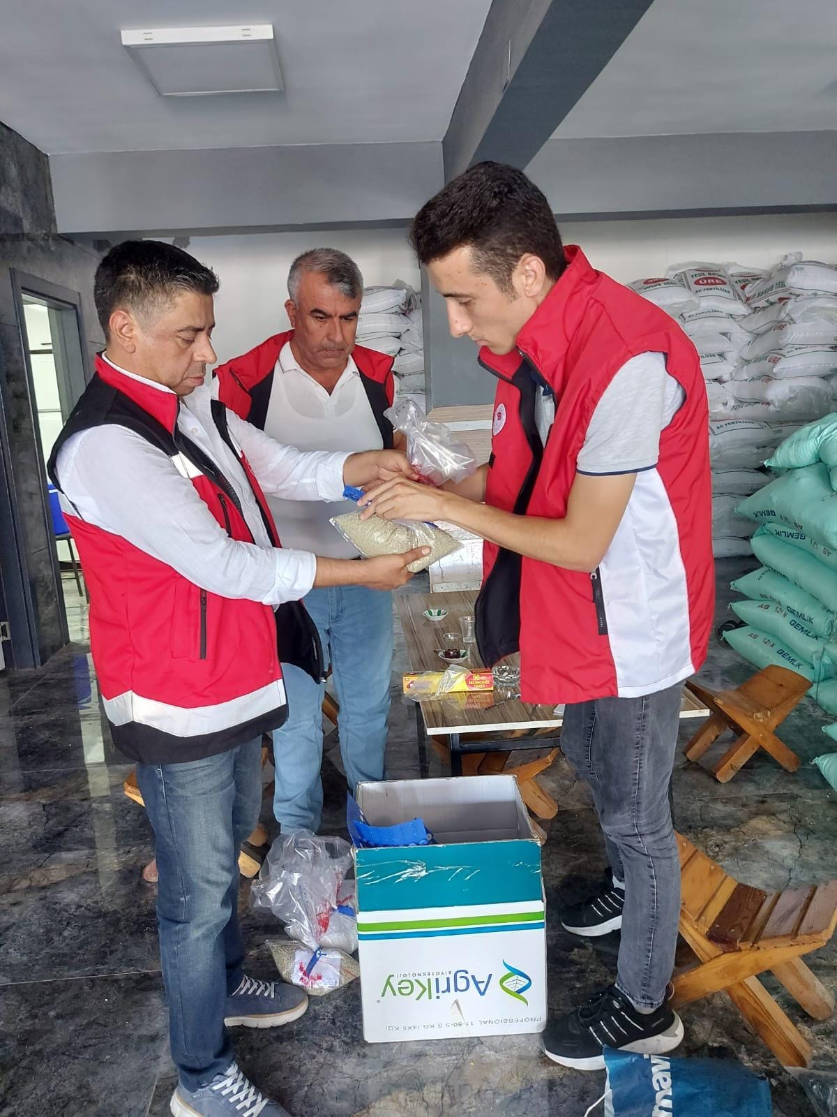 Şanlıurfa'da ekipler harekete geçti! Bayilerden tek tek numune alındı
