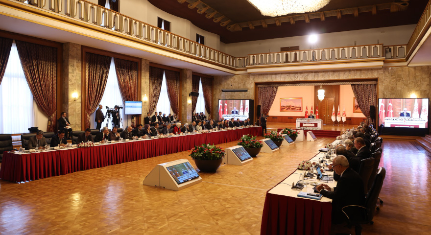 AK Partili isimden çıkış: Kayyımlar kalkmalı, örgüt üyeliği suçları düşmeli