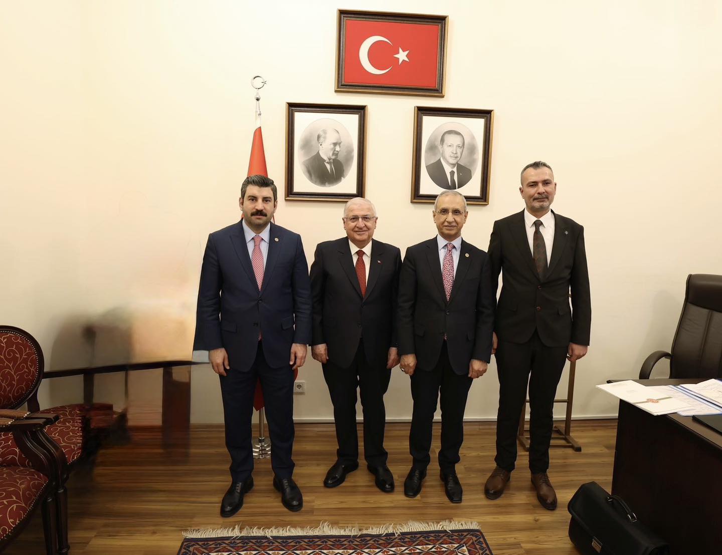 Şanlıurfa'da mahalle muhtarı Milli Savunma Bakanı ile görüştü! İşte talebi...