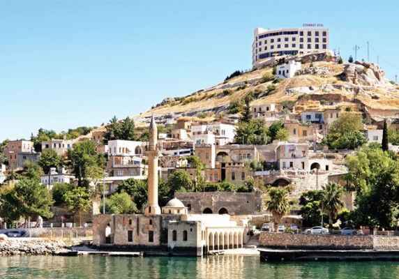 Halfeti'de otel hakkında yıkım kararı!