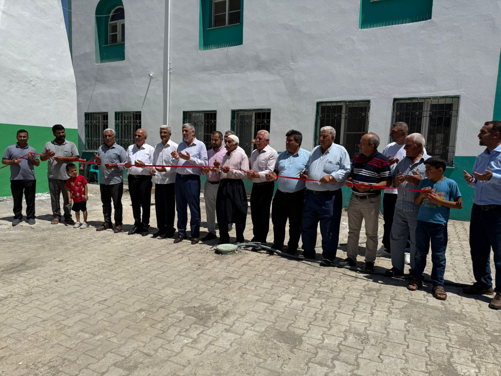 6 Şubat depreminde yıkılan minare dualarla hizmete açıldı