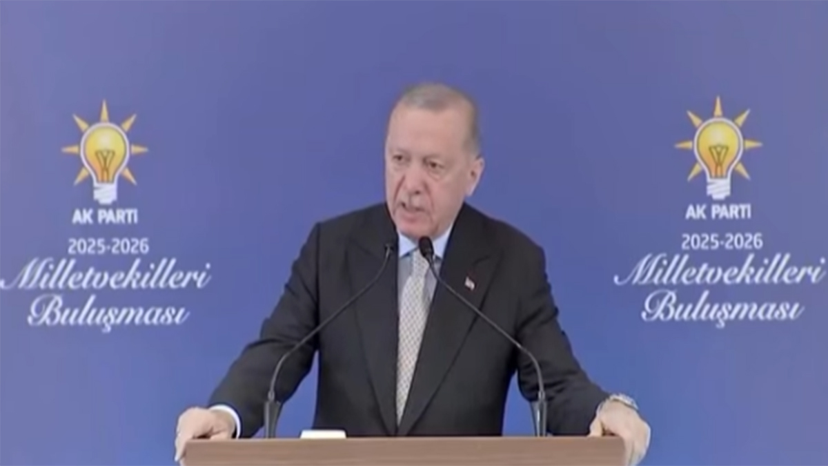 AK Parti’ye sürpriz katılım! 7 belediye başkanı aynı anda rozet taktı