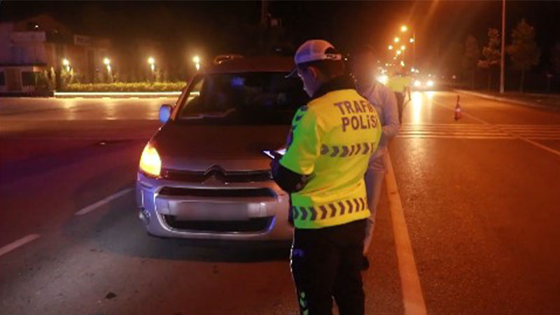 Şanlıurfalı sürücüler dikkat! Standart dışı far kullananlara ceza yağdı