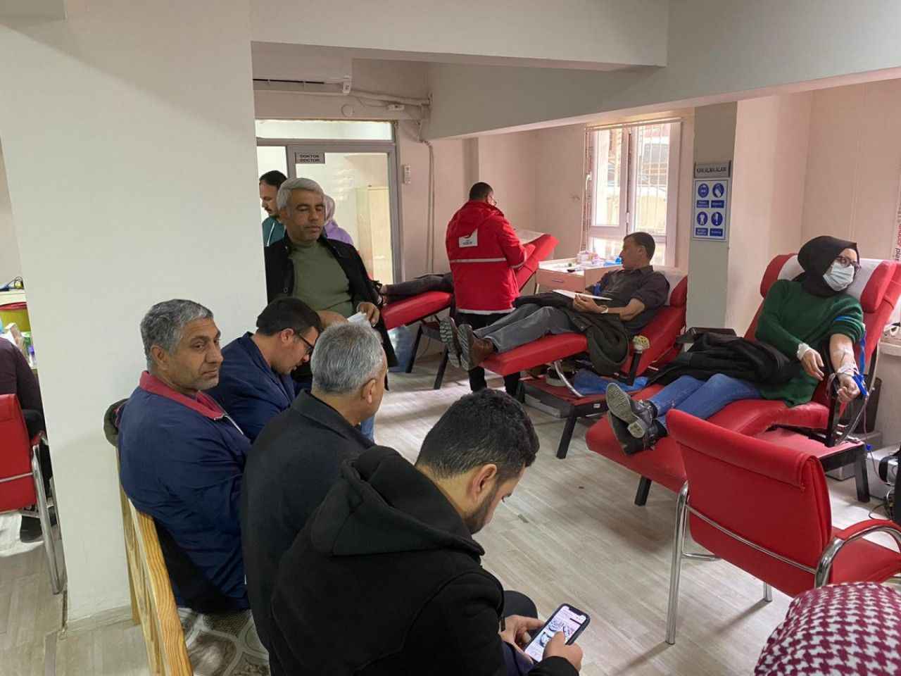 Viranşehir'de sağlıkçılar kan bağışladı