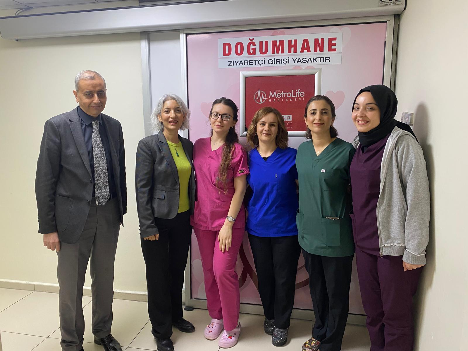 Yaşamın mucizesine dokunan eller