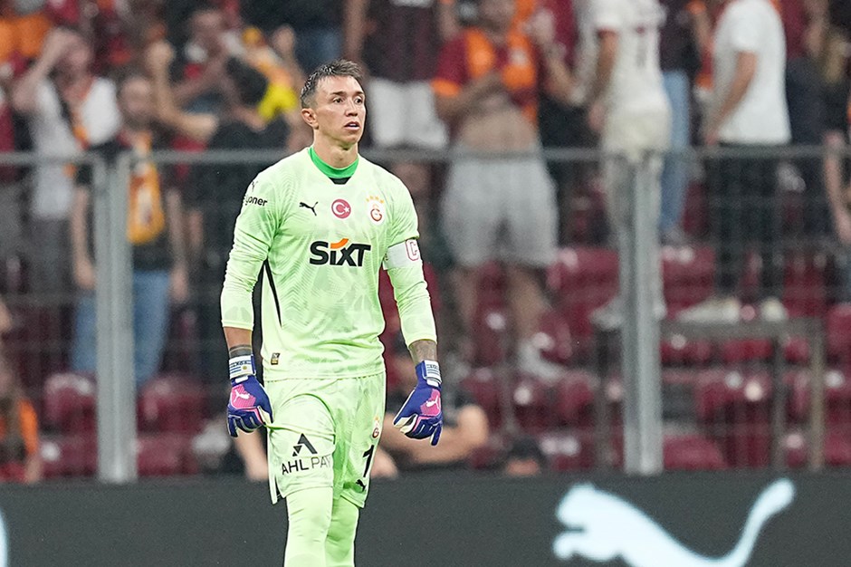 Muslera Galatasaray’da kalacak mı? Tecrübeli file bekçisinden açıklama geldi