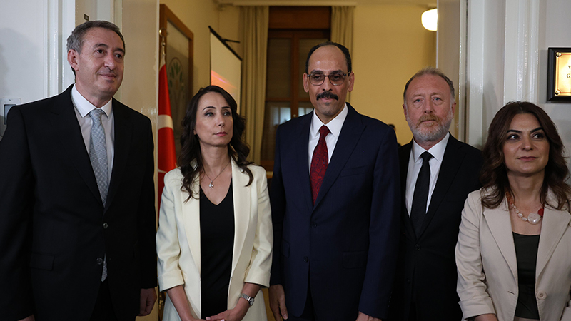 MİT Başkanı Kalın'dan siyasi partilere süreç ziyareti