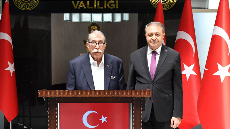Eski bakan Şanlıurfa'ya geldi