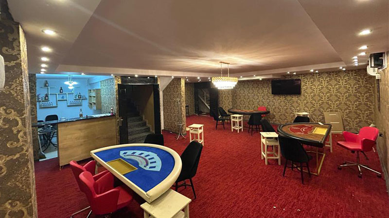 Okulun bitişiği suç yuvası çıktı! “Hobi” dedi, polis cephanelik buldu